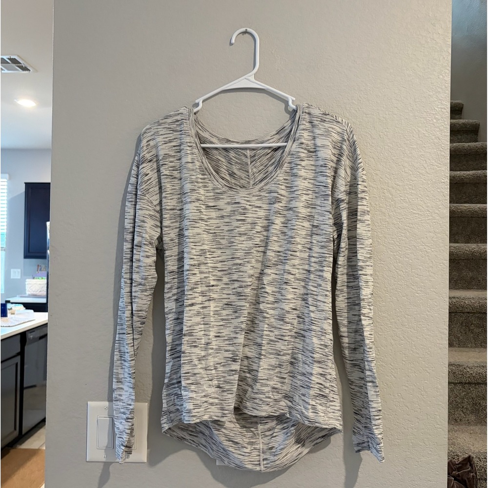 Lululemon Long Sleeve Scoop Neck Space Dye High Low Top Black White SIZE 8 - Picture 2 of 5